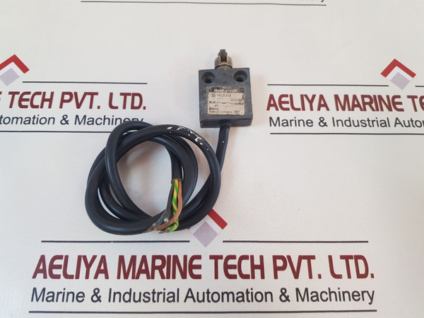 Honeywell 14Ce3-1 Limit Switch With Actuator/Roller Plunger