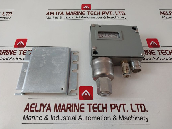 Trafag 903.1272.950 Pressure Switch -0.9…1.5 Bar