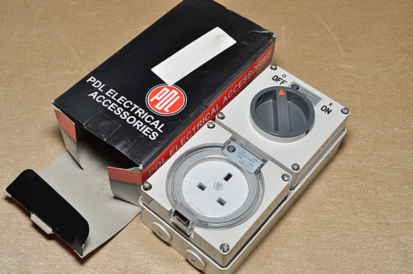 Pdl 56Cv313 Single Pole Combination Switch Socket 250 V 50Hz Ip66