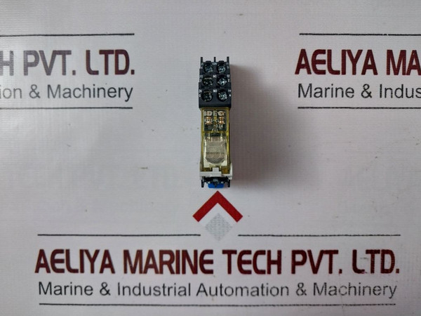 Idec Rj2S-cl-d24 Relay With Base Sj2S-07Lw
