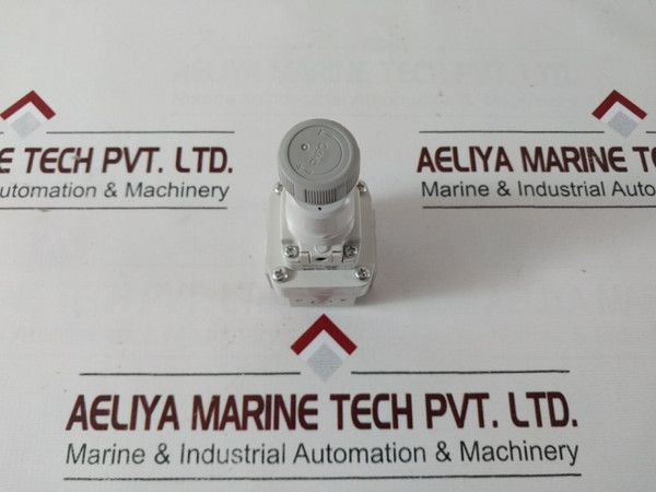 Smc Ir2010-02-a Precision Pressure Reducing Valve 0.01~0.4 Mpa