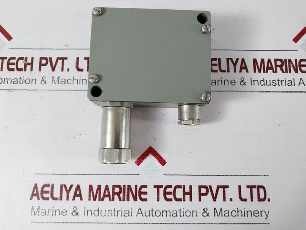 Trafag 8202.79.2210 Pressure Transmitter 0...16 Bar-g,0...1,6 Mpa-g