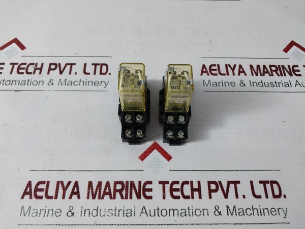 Idec Izumi Rh2B-u Relay With Sh2B-05B Base 10A 240Vac