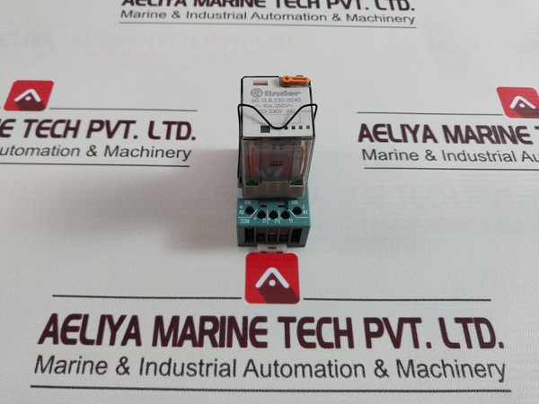 Finder 60.13.8.230.0040 Relay With 90.21 Socket Base