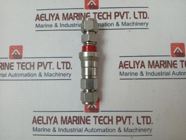 Tube Fitting Swagelok Stainless Steel D-316-qc6 Used