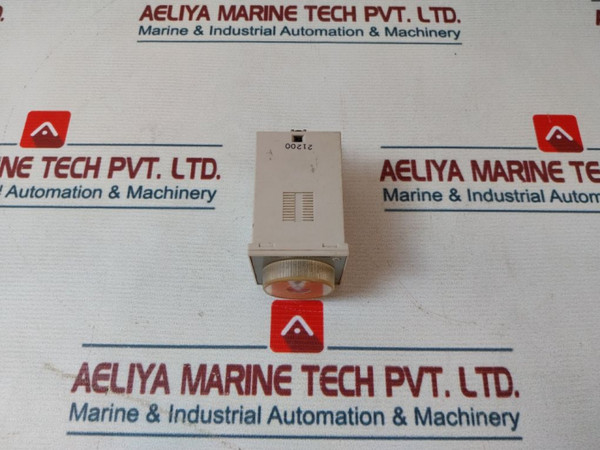 Omron H3Bh-8 Timer 0.5-10 Sec 5A 250Vac 50/60Hz Used