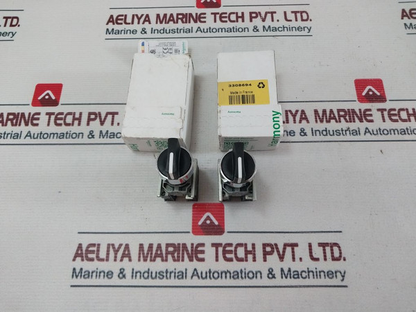 Schneider Electric Xb4 Bd33 Selector Switch 10A