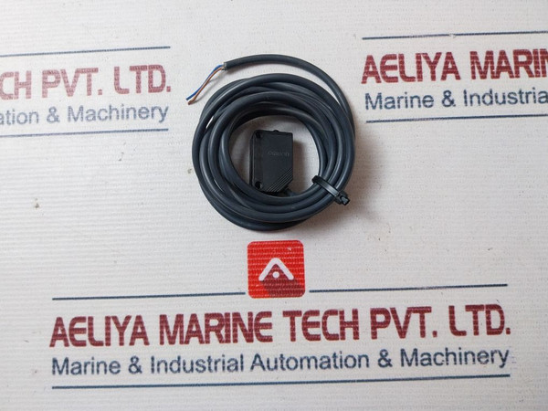 Omron E3Z-t81-l Photoelectric Sensor