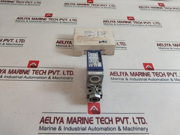 Telemecanique Xmlb010A2S11 Pressure Switch 5 Bar