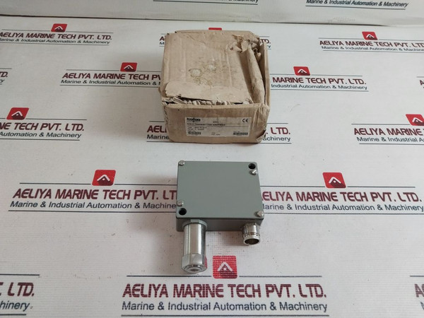 Trafag 8202.79.2210 Pressure Transmitter 12...34 V Dc