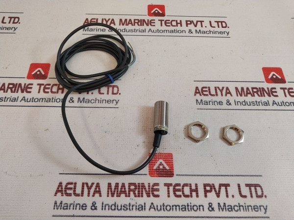 Omron E2El-x5E2 2M Proximity Switch