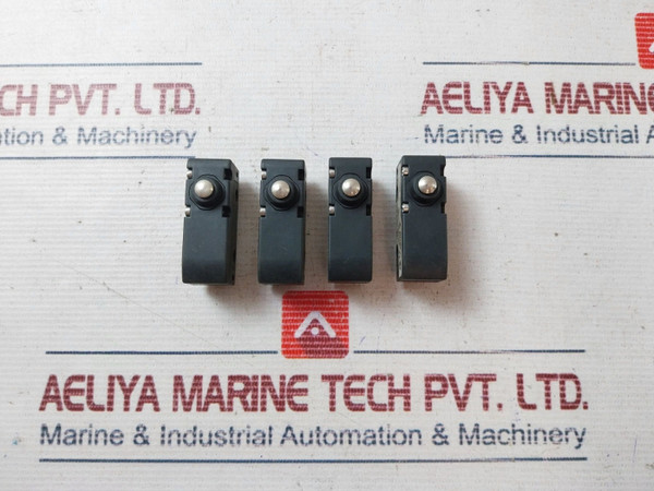 Lot Of 4X Pizzato Mk V11D05 Microswitch Gb14048.5 Ip40