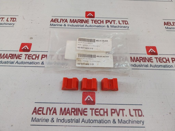 Lot Of 8X Iron 867 Coupling Element 17