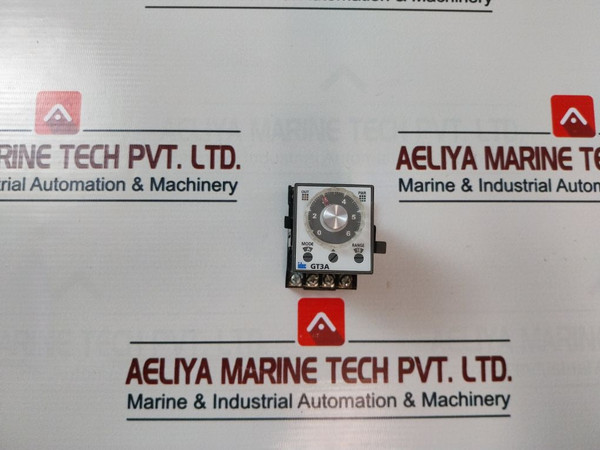 Idec Gt3A-2Af20 Electronic Timer With Base 240Vac