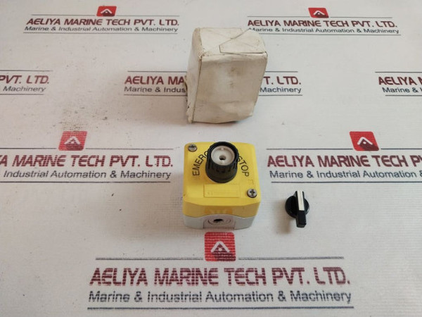 Telemecanique Square D Cm 12 Safety Push Button