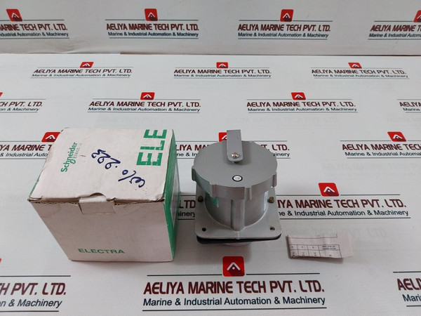 Schneider Electric Cs63 63A Metal Clad Protected Socket 380/440V