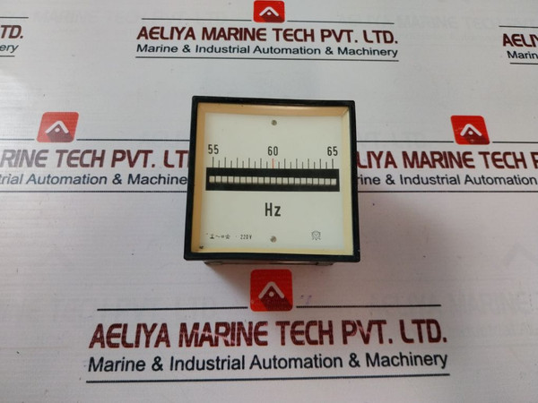 Celsa 220V Voltmeter 55-65 Hz