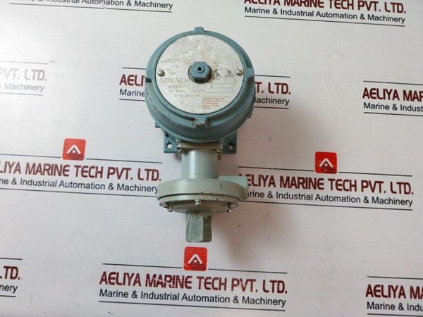 Differential Pressure Switch United Electric J120-452