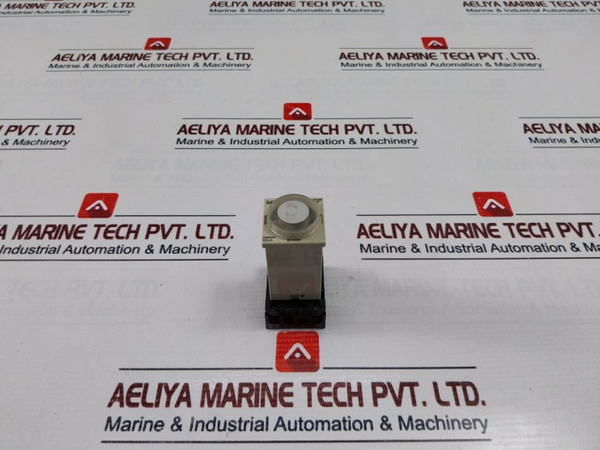 Omron H3Ja-8C Timer Relay With Base 200 To 240Vac 50/60Hz