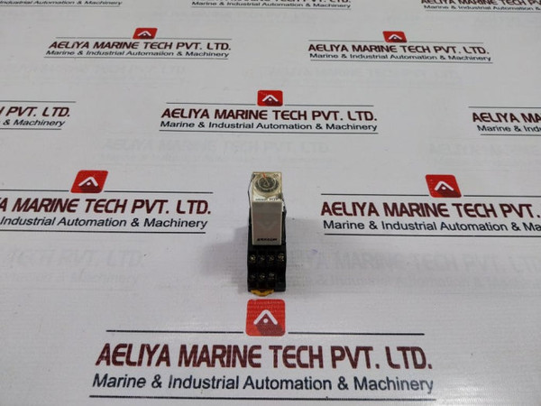 Omron H3Y-4 Timer With Base 0-30 Sec 100Vac 50/60Hz