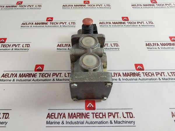 Wabco 3711100200 Directional Control Valve