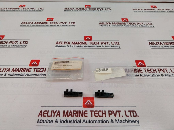 Lot Of 2X Omron Sx4009-p10 Photo Optic Sensor