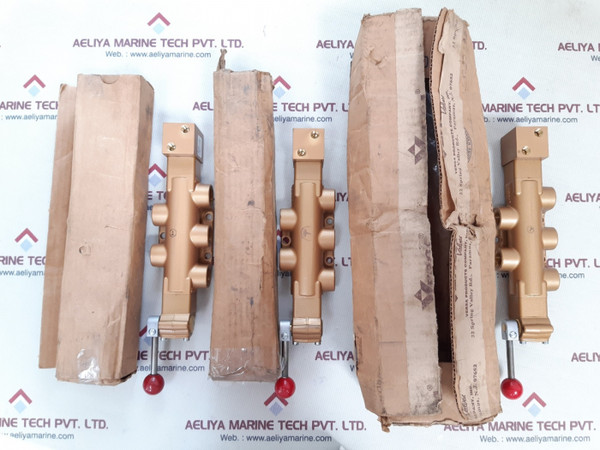 Versa vaa-4504-135-4003p four-way valve - product number