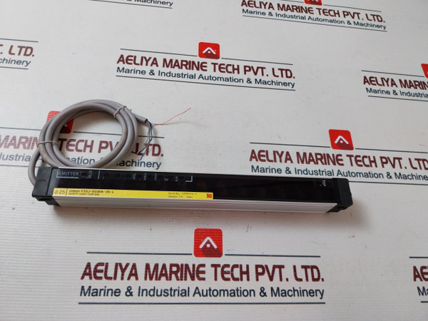 Omron F3Sj-e0305-25-l Safety Light Curtain 24V Dc 200Ma Ip65 0.2M To 7M