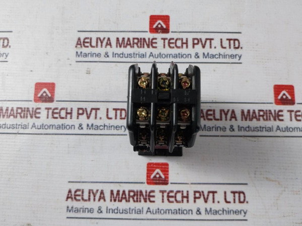 Fuji Electric Src50-2U/X (4A2B)/ Src 50-3Fs/X Auxiliary Relay W/ Coil F01265034