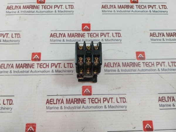 Fuji Electric Src50-2U/X (4A2B) Auxiliary Relay 400-440V 50/60Hz