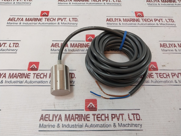 Omron E2E-x10Y1 Proximity Sensor With Cable 24 To 240Vac