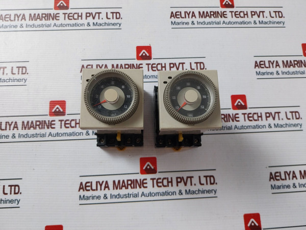 Lot Of 2X Omron H3Cr-a Timer Relay With Base 12-48Vdc 50/60Hz