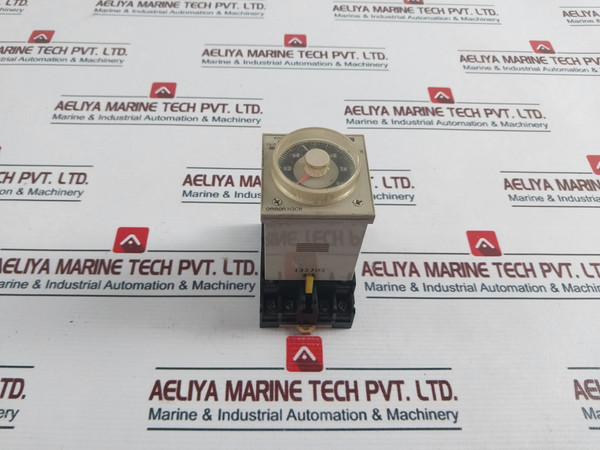 Omron H3Cr-a Timer Relay With Base 100 To 240Vac 50/60Hz