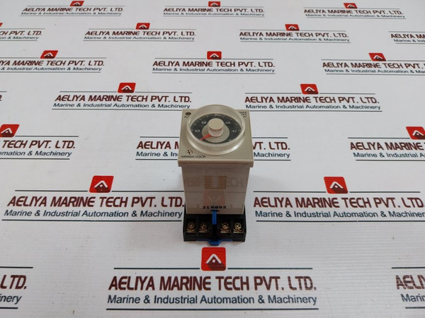 Omron H3Cr-h8L Power Off Delay Timer With Base 5A 250Vac