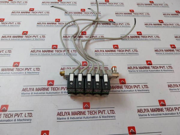 Bosch Connector Bosch 1 834 484 152 24 Vac/Dc-4A Ip67 Used