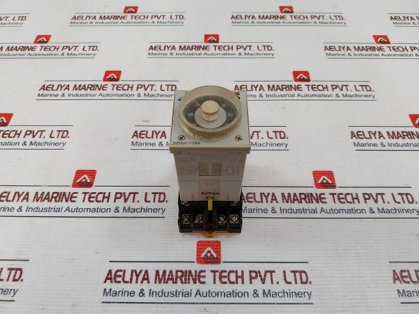 Timer Omron H3Ba-n 0-3 Sec 24Vdc A 5A 250Vac P2Cf-11 10A 250Vac China Korea 160 Gm Used