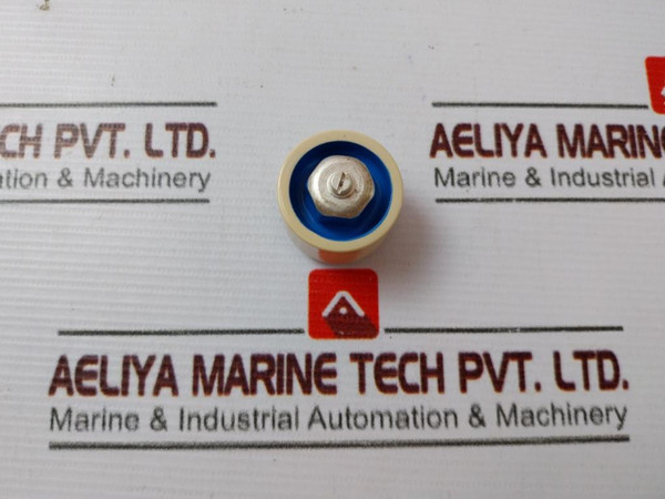 96151 100Pf +/-5% Capacitors New