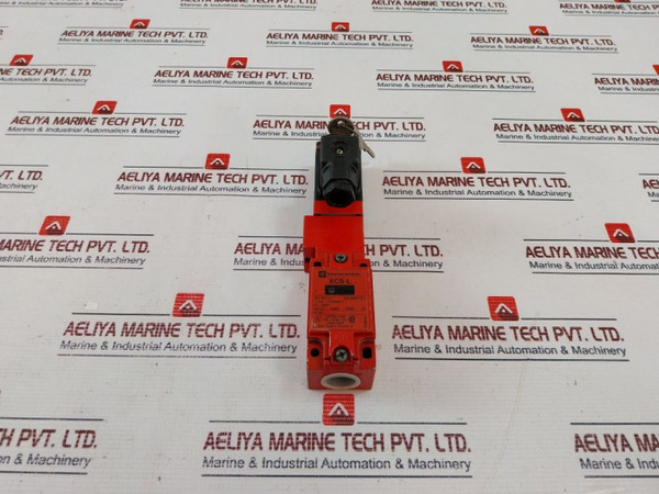 Safety Interlock Switch Telemecanique Xcs-l Used