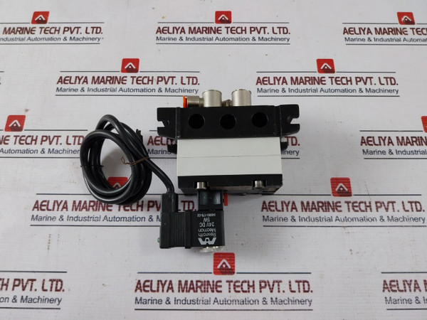Rexroth R401001276 Pneumatic Directional Valve Max 10 Bar Used