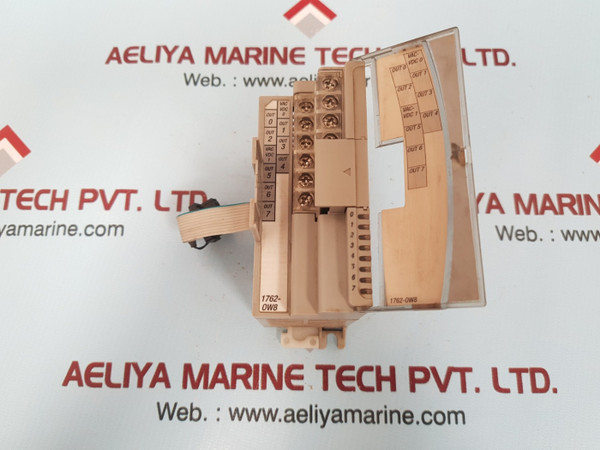 Allen-bradley micrologix 1762-ow8 ser.a relay output module
