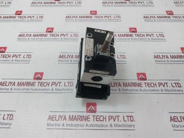 Rexroth R401001276 Pneumatic Directional Valve 5812110100