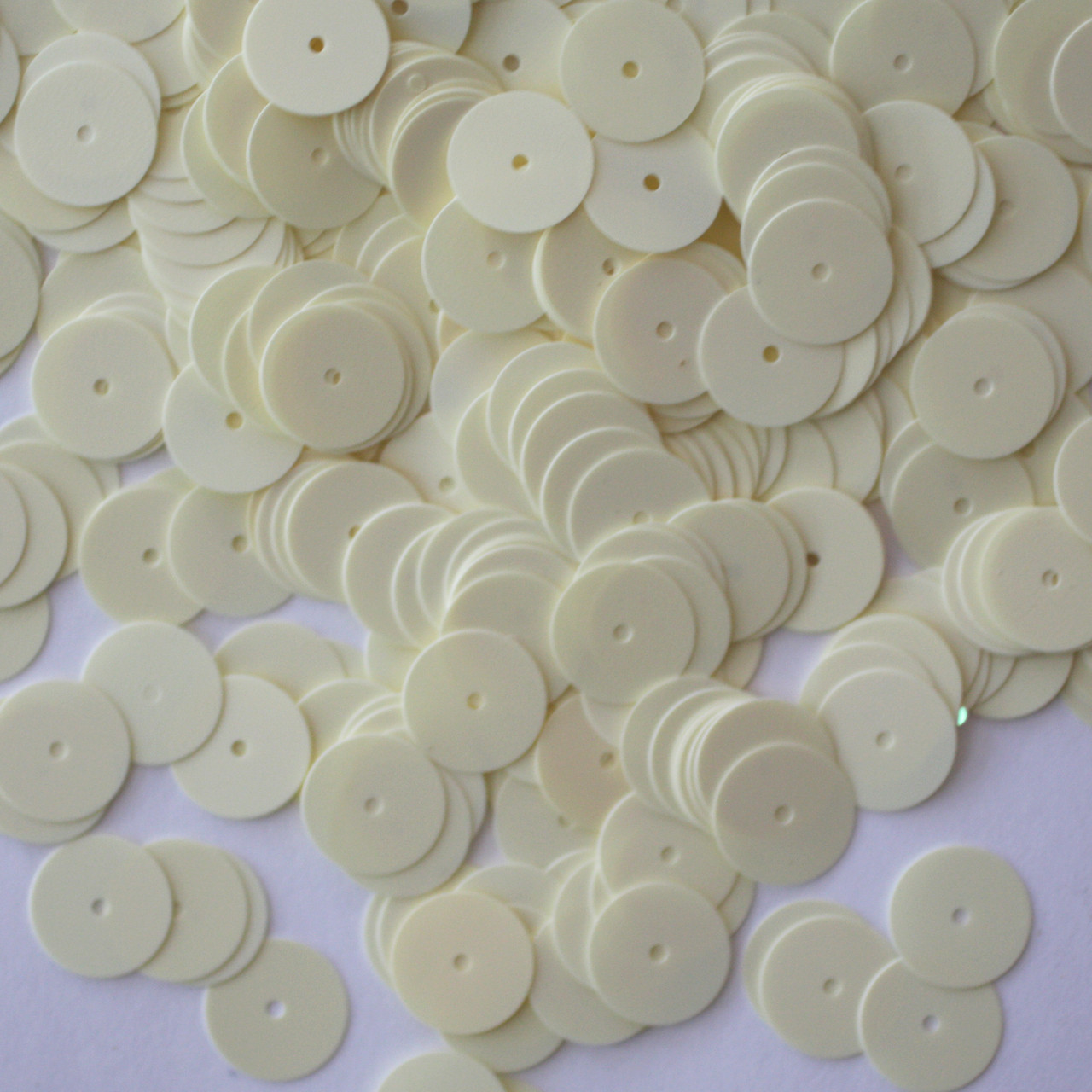 8mm Sequins Eggshell Cream Opaque