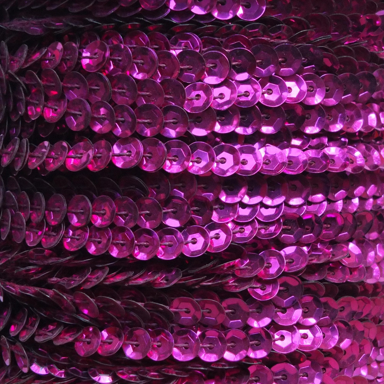 Sequin Trim 5mm Cup Fuchsia Pink Metallic