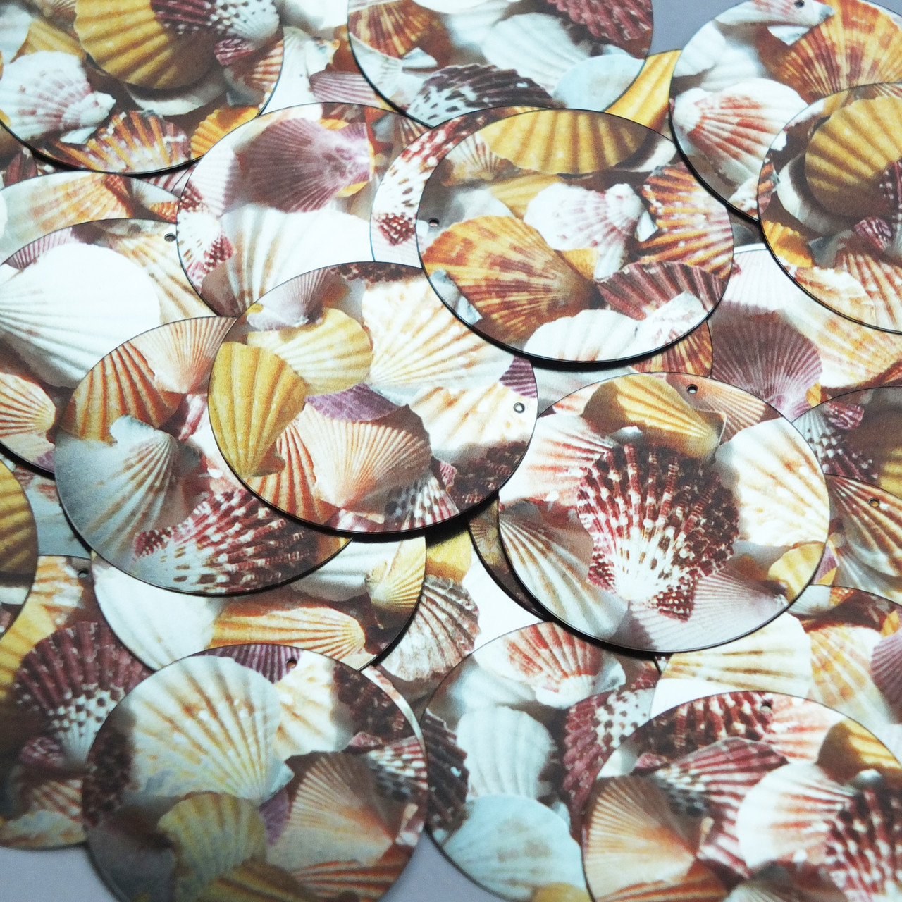 Round Sequin 1.5" Scallop Seashell Print Metallic