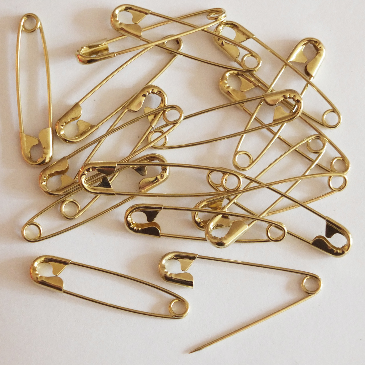 Darice Coil-less Safety Pins, Gold, Pack of 100