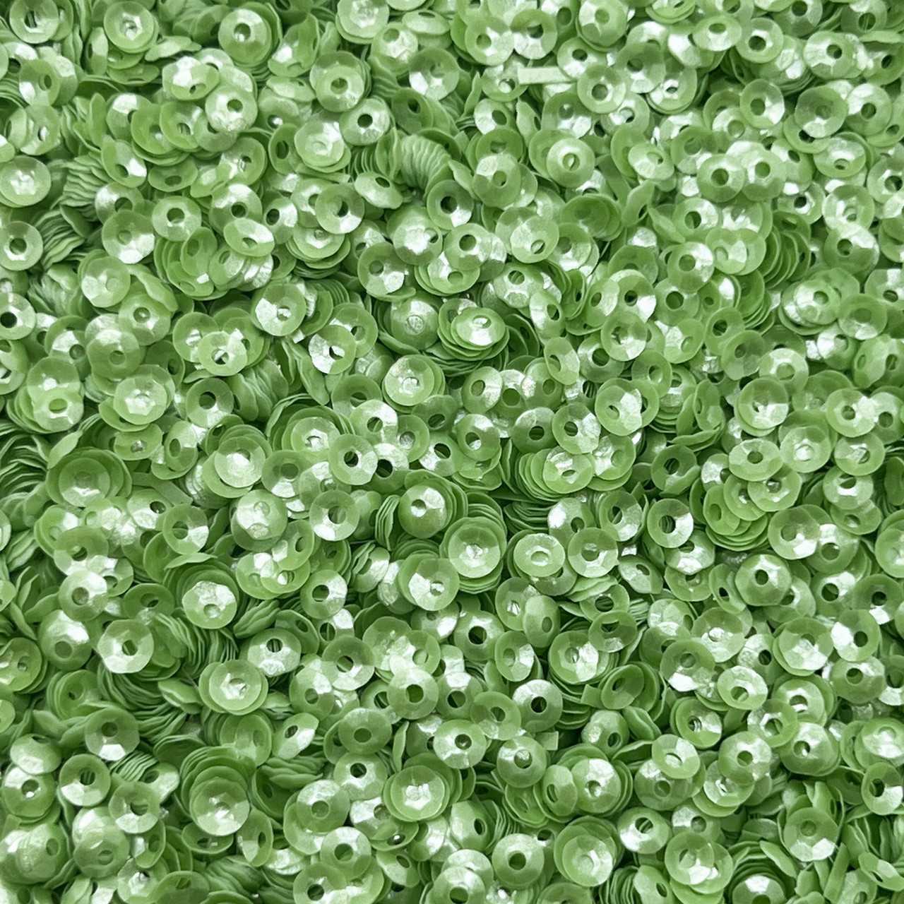 4mm Cup Sequins Green Pearl Translucent