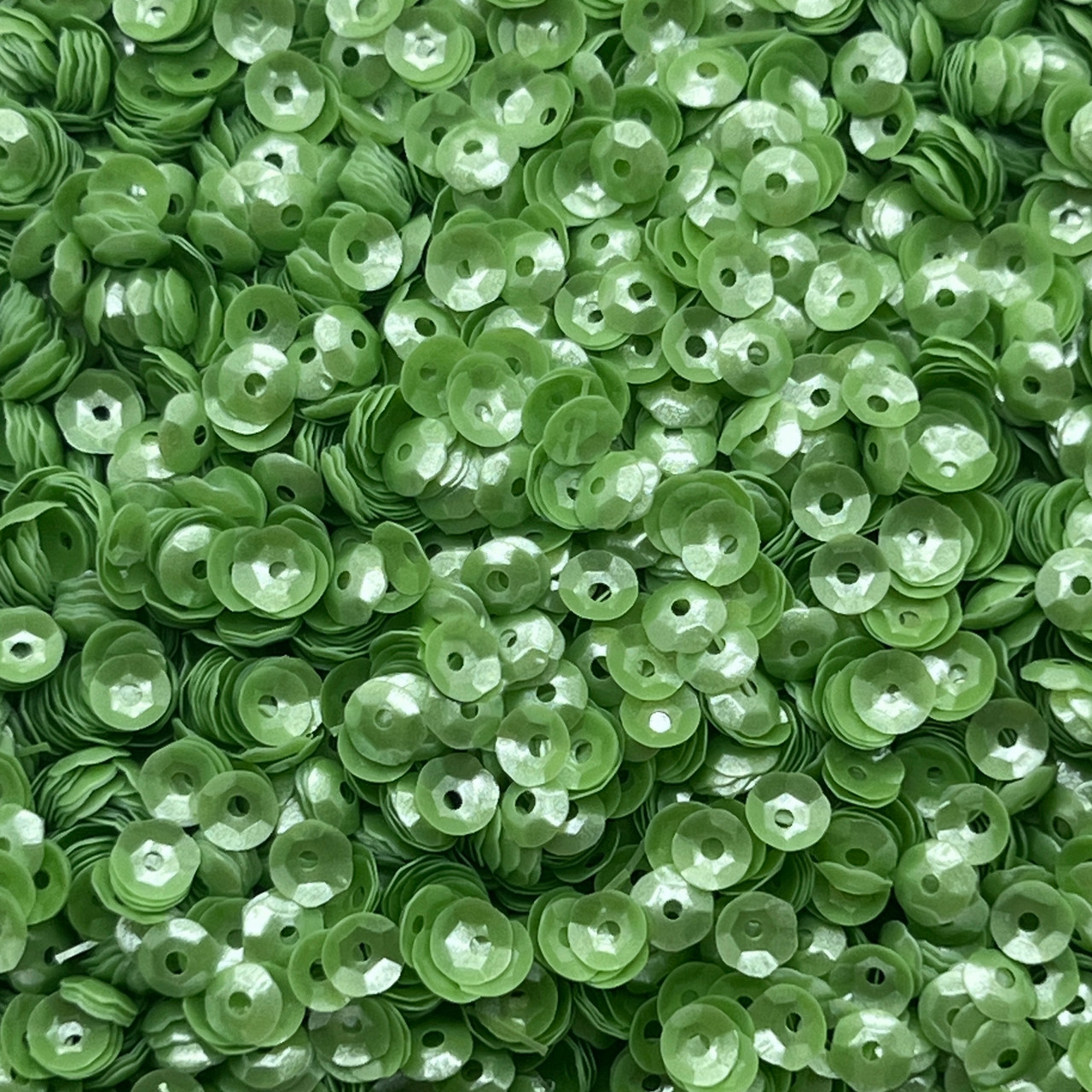 5mm Cup Sequins Green Pearl Translucent