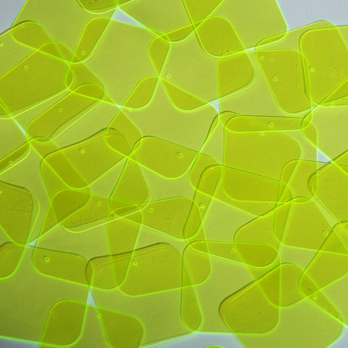 Square Vinyl Shape 30mm Yellow Go Go Fluorescent Edge Glow
