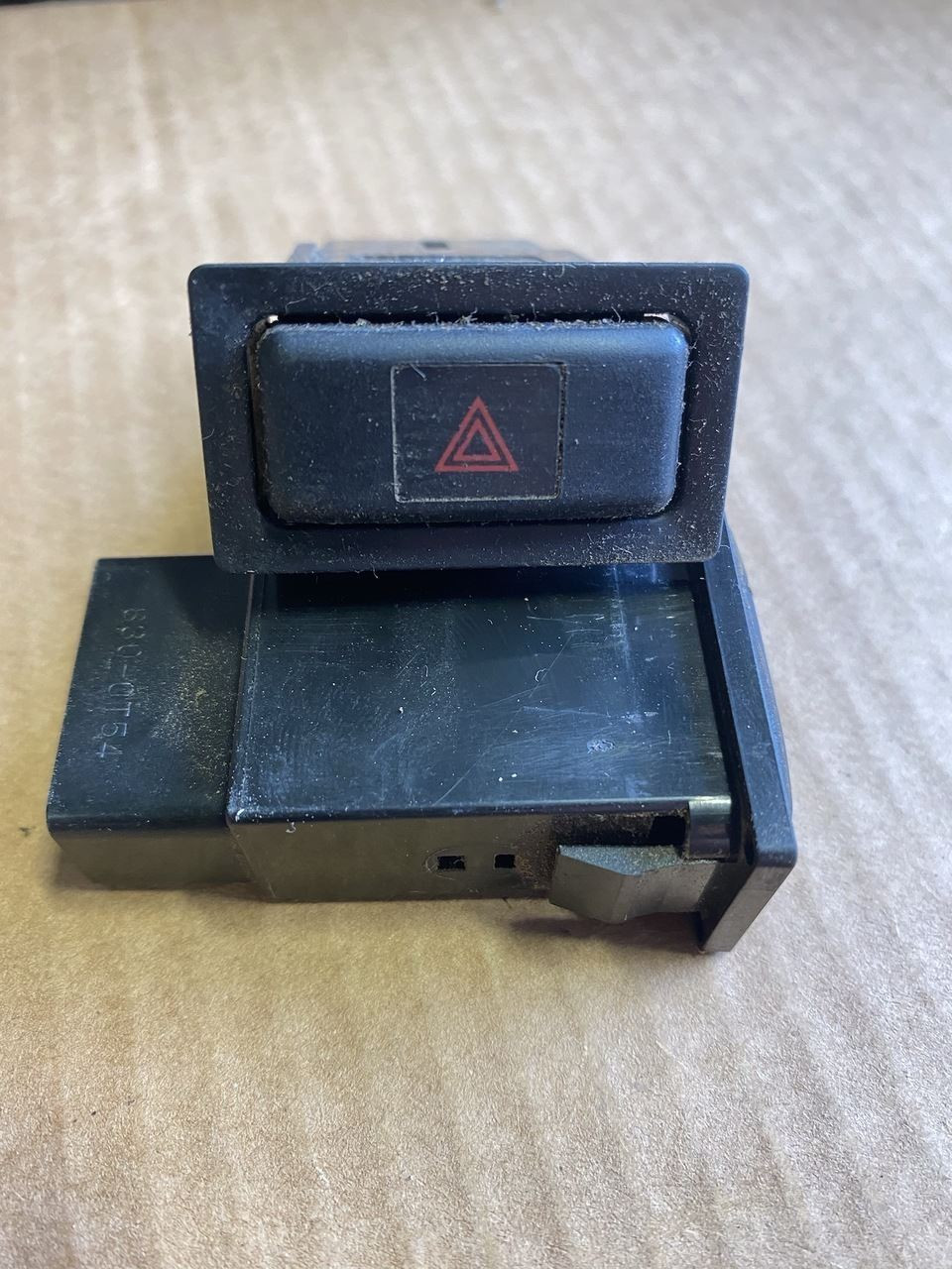 Toyota Land Cruiser FJ80 FZJ80 Hazard Switch 84332-42010 84332-20260
