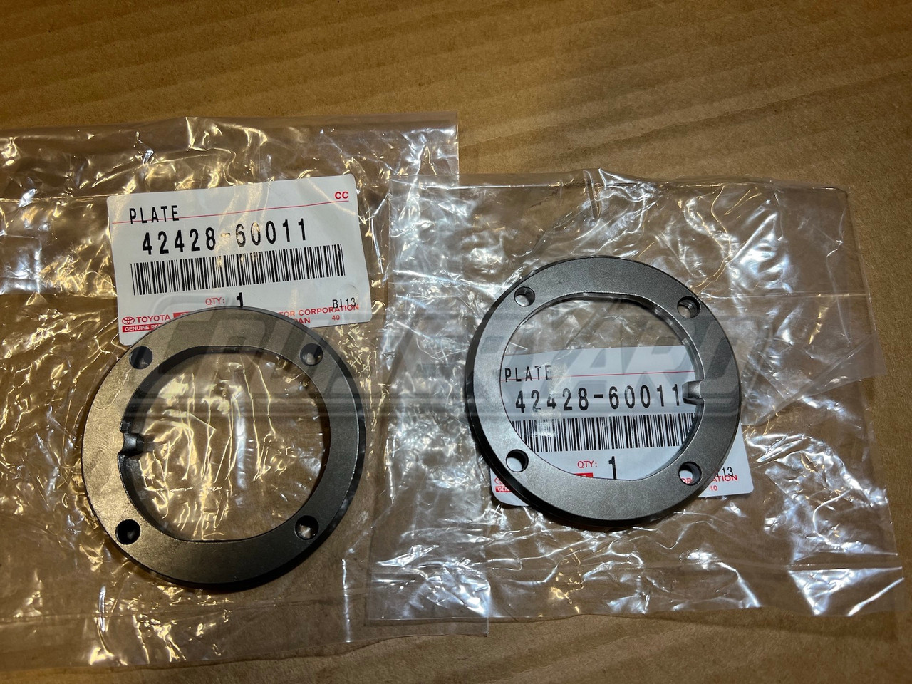 New Toyota Land Cruiser Set of 2 OEM Rear Axle Lock Nut 4242860011